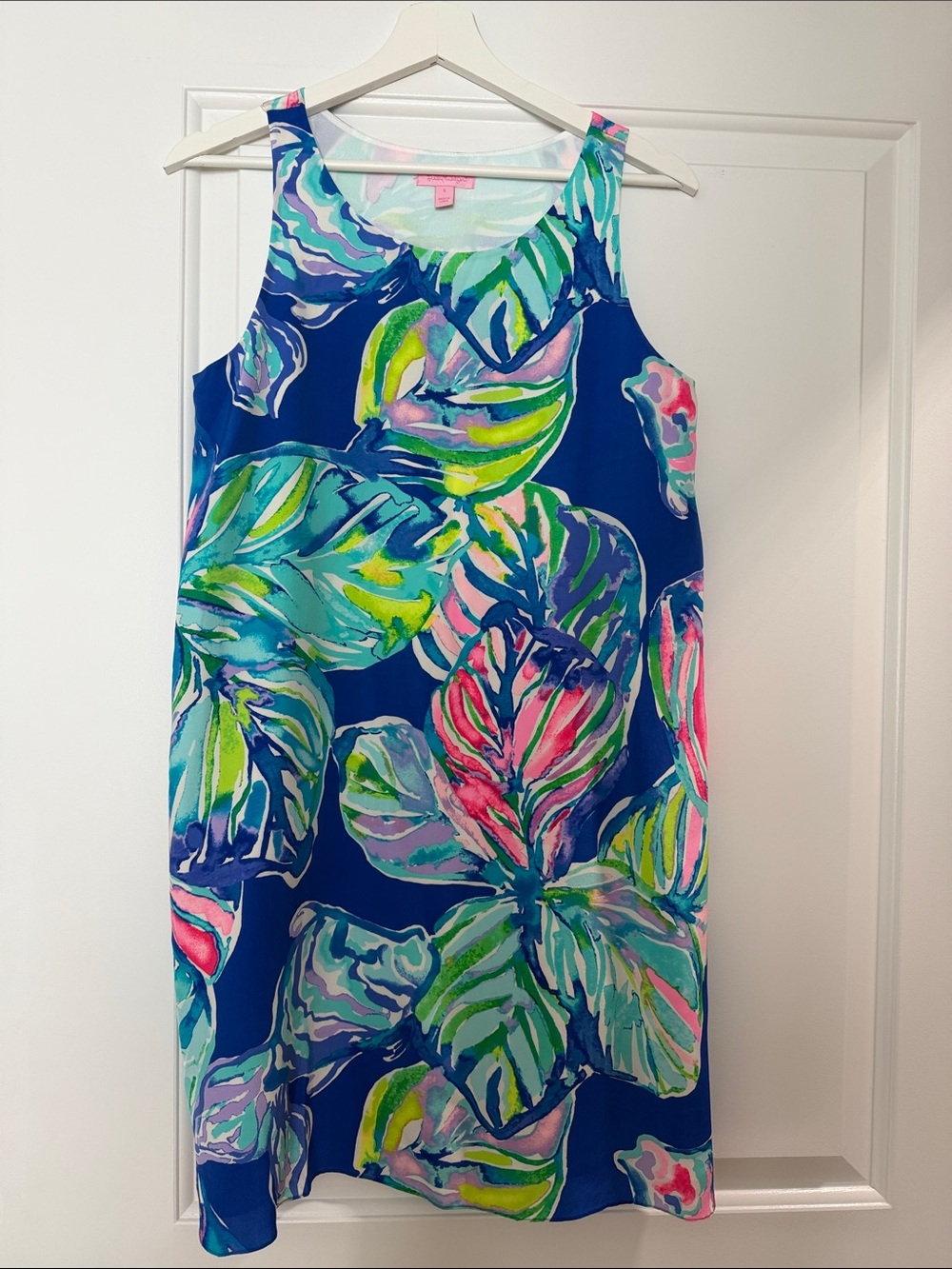 Sleeveless Blue Tropical Print Shift Dress